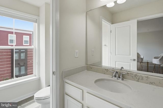 10720 VIOGNIER TER, Fairfax, VA 22030