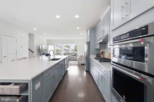 10720 VIOGNIER TER, Fairfax, VA 22030