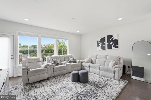 10720 VIOGNIER TER, Fairfax, VA 22030