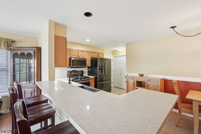 2 Caleb Ct, Hardyston Twp., NJ 07419