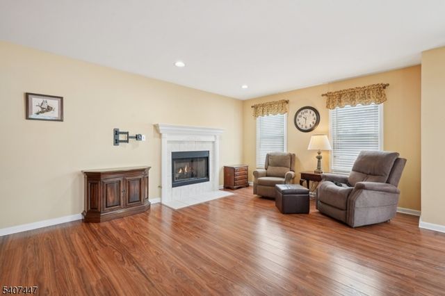 2 Caleb Ct, Hardyston Twp., NJ 07419