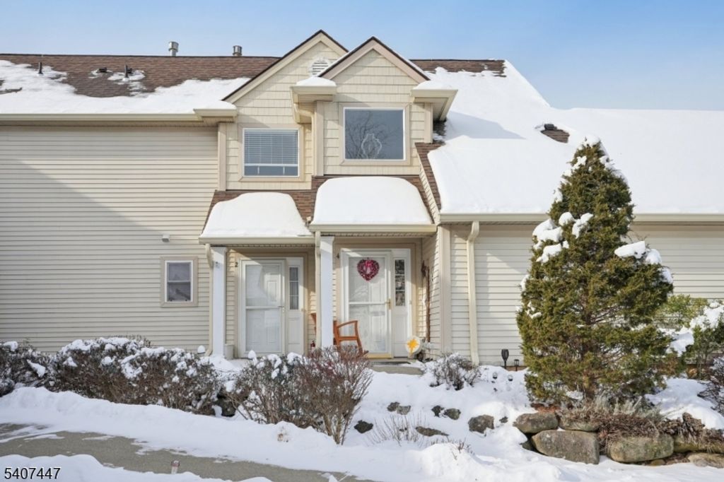 2 Caleb Ct, Hardyston Twp., NJ 07419