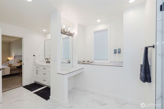 6010 Osprey Circle, Bremerton, WA 98312