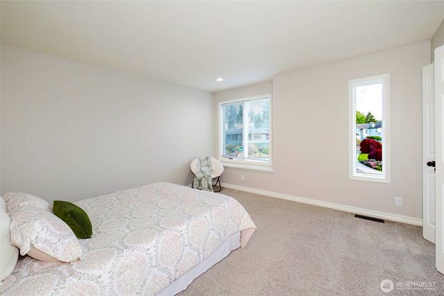6010 Osprey Circle, Bremerton, WA 98312