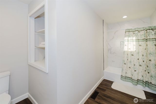 6010 Osprey Circle, Bremerton, WA 98312