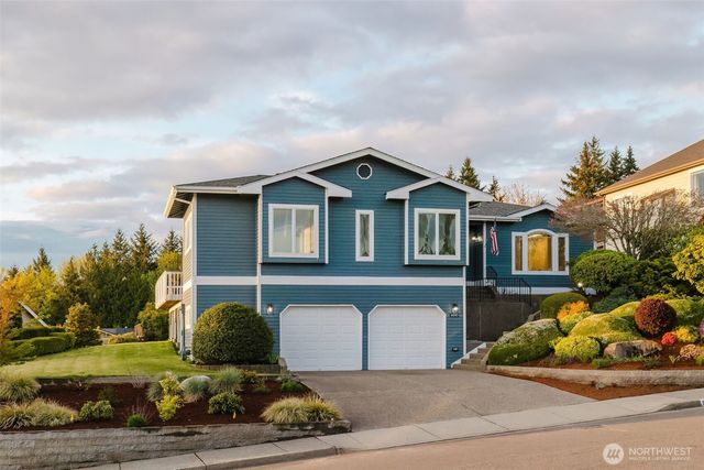 6010 Osprey Circle, Bremerton, WA 98312