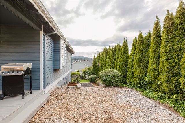 6010 Osprey Circle, Bremerton, WA 98312
