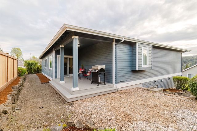 6010 Osprey Circle, Bremerton, WA 98312