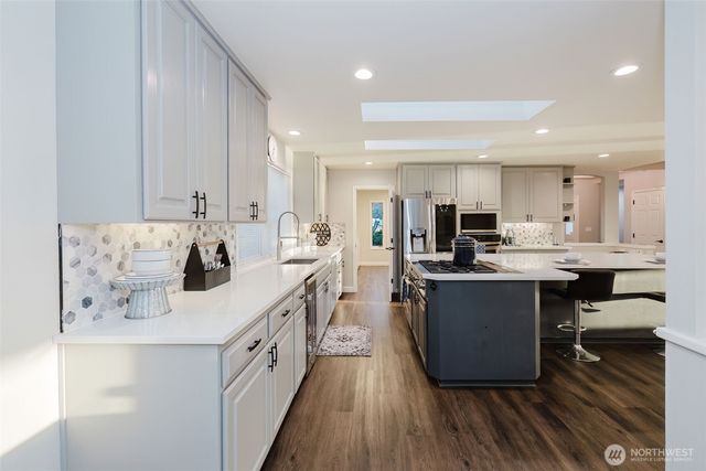 6010 Osprey Circle, Bremerton, WA 98312