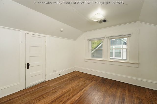 20 138th Street, Chesapeake, WV 25315