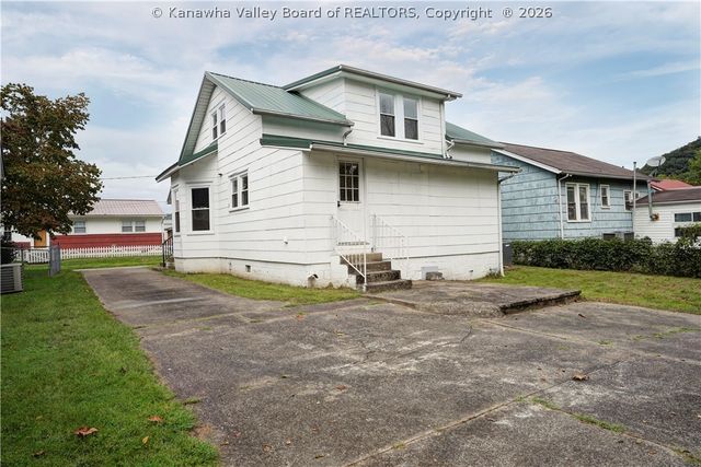 20 138th Street, Chesapeake, WV 25315