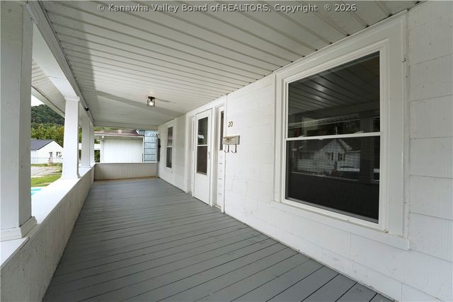 20 138th Street, Chesapeake, WV 25315