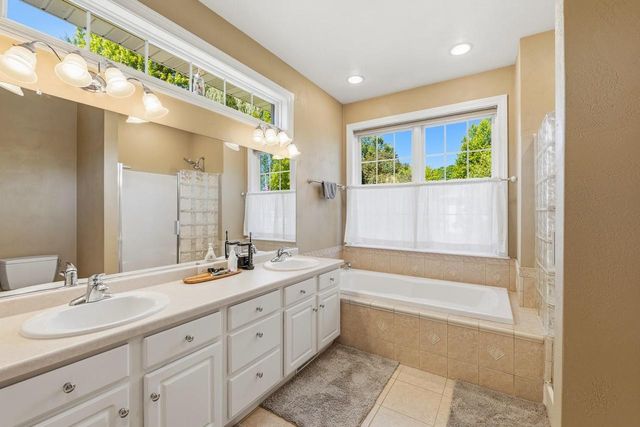 2706 BEECHNUT DRIVE, Oshkosh, WI 54904