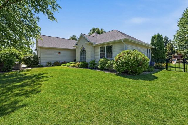 2706 BEECHNUT DRIVE, Oshkosh, WI 54904
