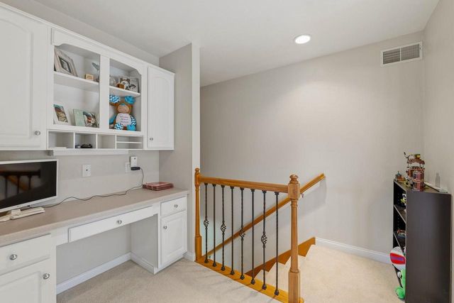 2706 BEECHNUT DRIVE, Oshkosh, WI 54904