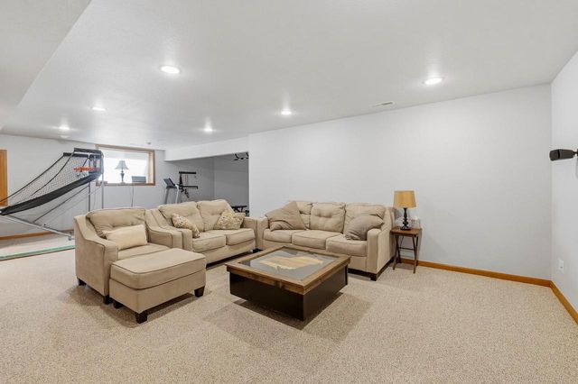 2706 BEECHNUT DRIVE, Oshkosh, WI 54904