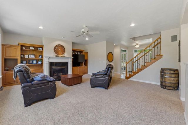 2706 BEECHNUT DRIVE, Oshkosh, WI 54904