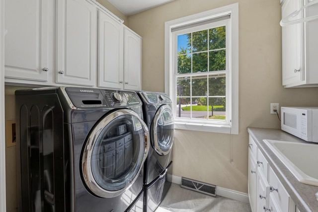 2706 BEECHNUT DRIVE, Oshkosh, WI 54904