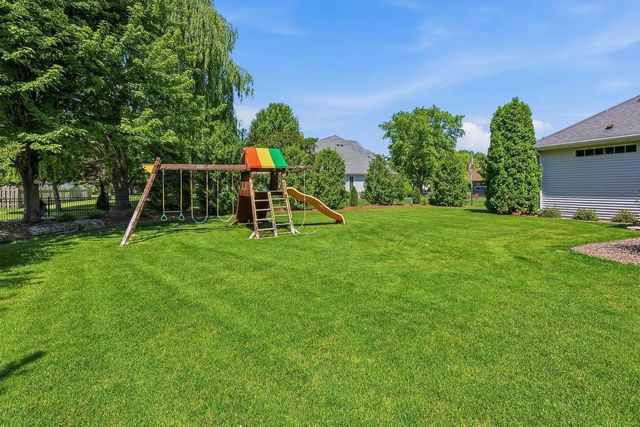2706 BEECHNUT DRIVE, Oshkosh, WI 54904
