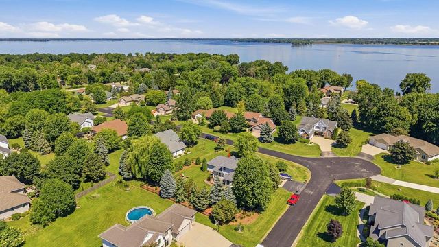 2706 BEECHNUT DRIVE, Oshkosh, WI 54904