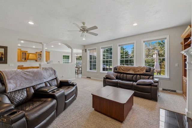 2706 BEECHNUT DRIVE, Oshkosh, WI 54904