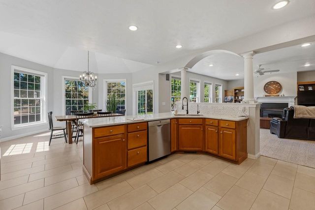 2706 BEECHNUT DRIVE, Oshkosh, WI 54904