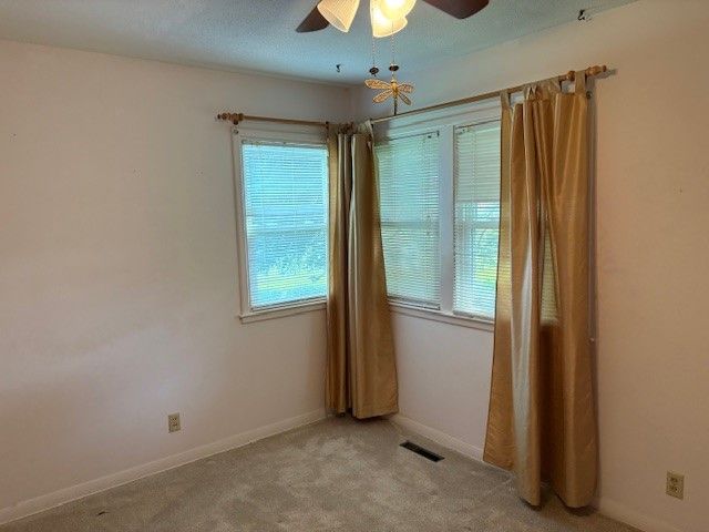 903 E 14th Street S, Newton, IA 50208