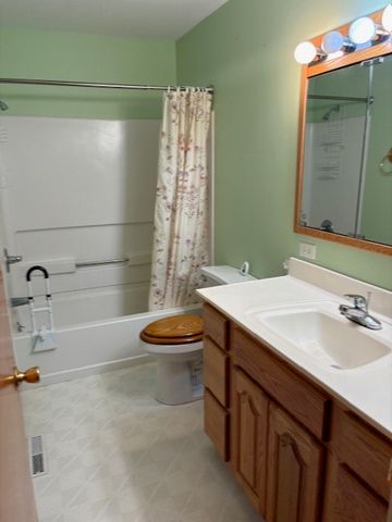 903 E 14th Street S, Newton, IA 50208