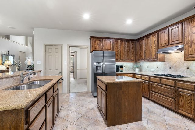 1915 Pioneer Drive, Allen, TX 75013