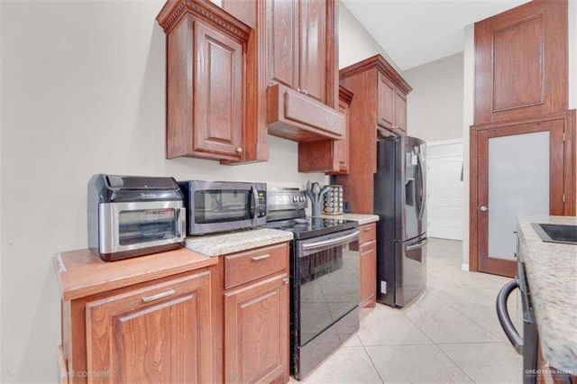 2611 Pfeiffer Street, Edinburg, TX 78542