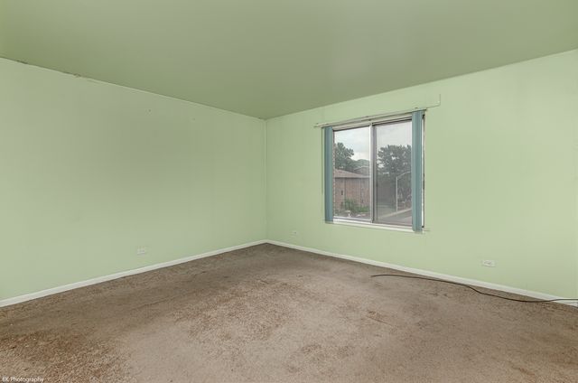 5840 W 104th Street 214, Oak Lawn, IL 60453