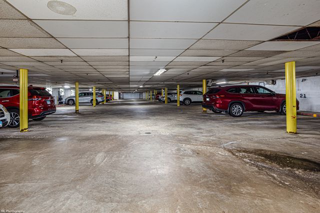5840 W 104th Street 214, Oak Lawn, IL 60453