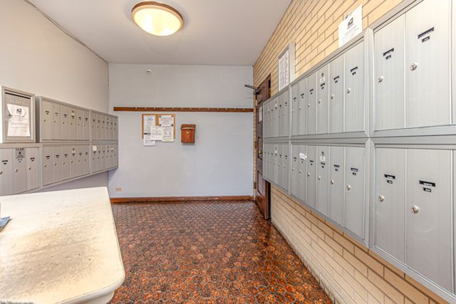 5840 W 104th Street 214, Oak Lawn, IL 60453