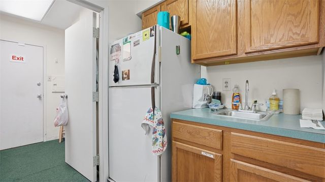 128 N Craig St, Oakland, PA 15213