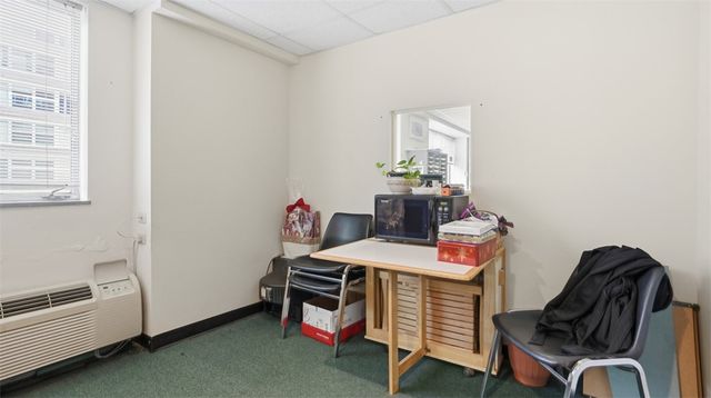 128 N Craig St, Oakland, PA 15213