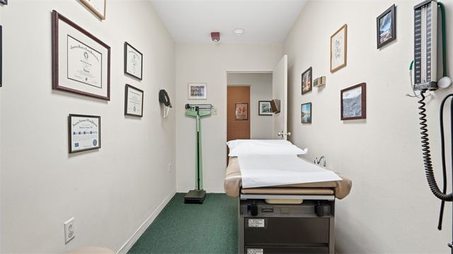 128 N Craig St, Oakland, PA 15213