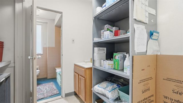 128 N Craig St, Oakland, PA 15213