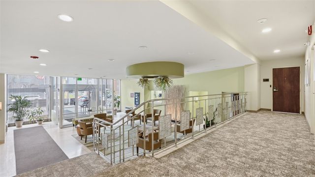 128 N Craig St, Oakland, PA 15213