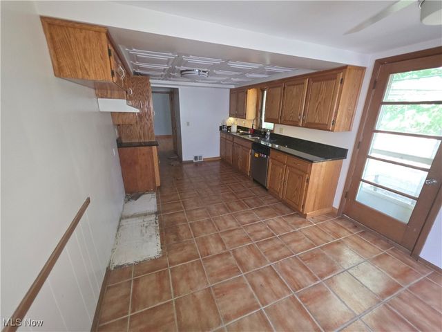 23785 Greenwood Road, Euclid, OH 44117