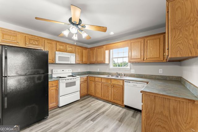 83 Ash Wood Lane, Cleveland, GA 30528
