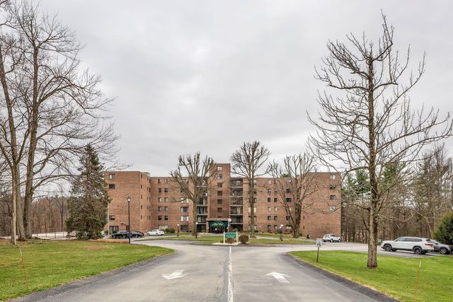 3 Alta Vita Drive 608, Hempfield Twp, PA 15601
