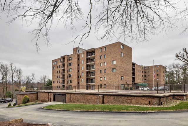 3 Alta Vita Drive 608, Hempfield Twp, PA 15601