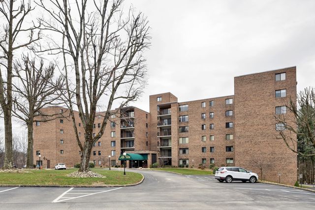 3 Alta Vita Drive 608, Hempfield Twp, PA 15601