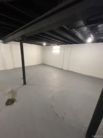 15351 Petoskey Avenue, Detroit, MI 48238