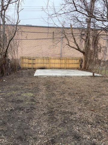 15351 Petoskey Avenue, Detroit, MI 48238