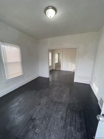 15351 Petoskey Avenue, Detroit, MI 48238