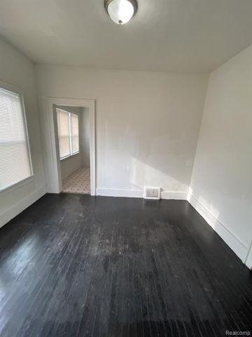 15351 Petoskey Avenue, Detroit, MI 48238
