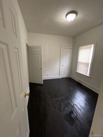15351 Petoskey Avenue, Detroit, MI 48238