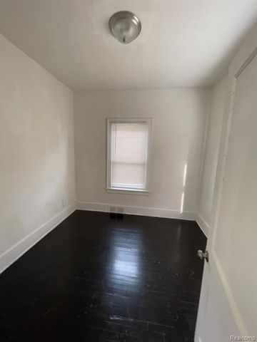 15351 Petoskey Avenue, Detroit, MI 48238