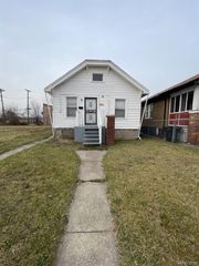 15351 Petoskey Avenue, Detroit, MI 48238